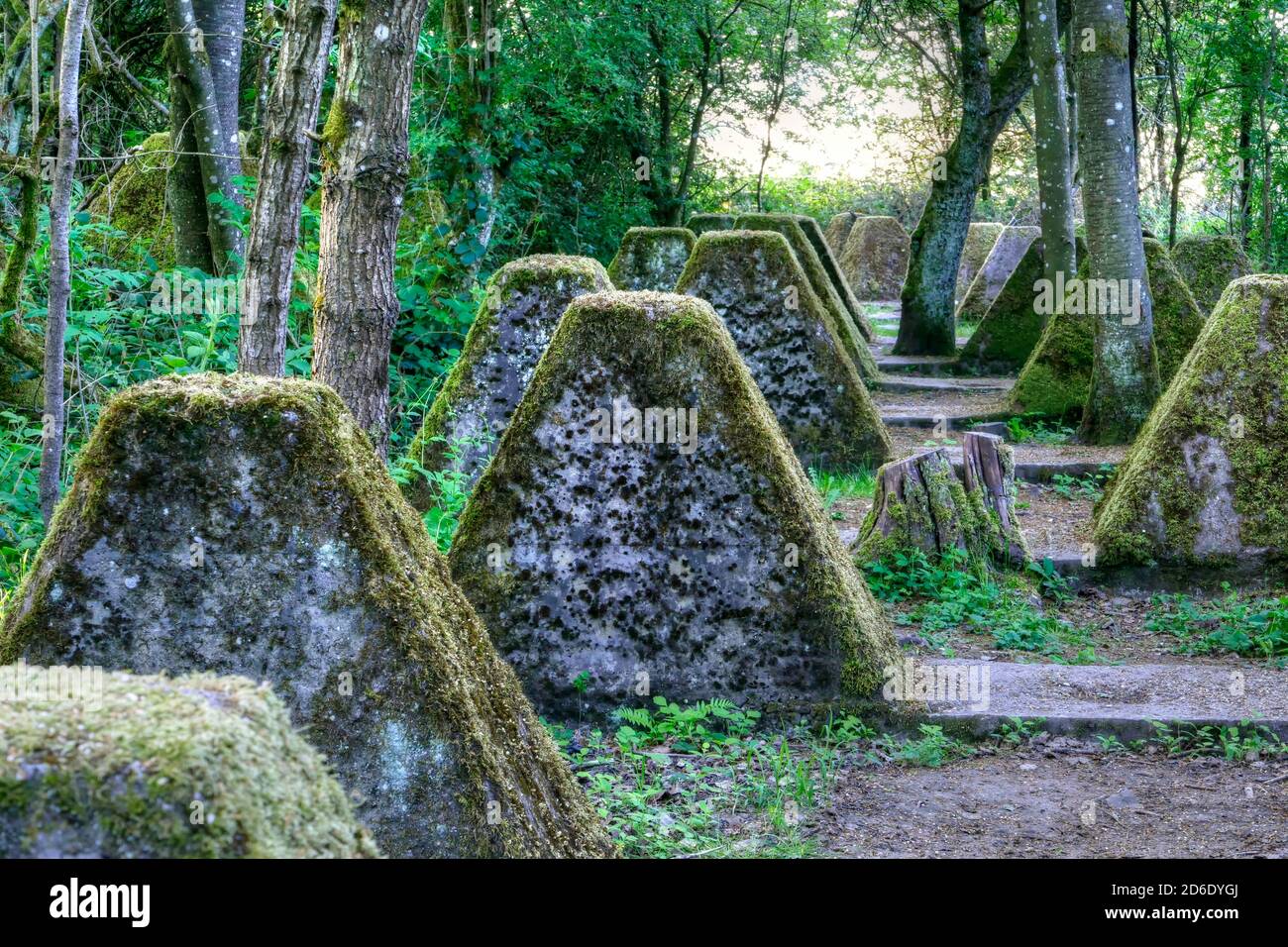 Panzersperre Höckerlinie, partie du mur ouest, Mettlach-Orscholz, Sarre, Allemagne Banque D'Images