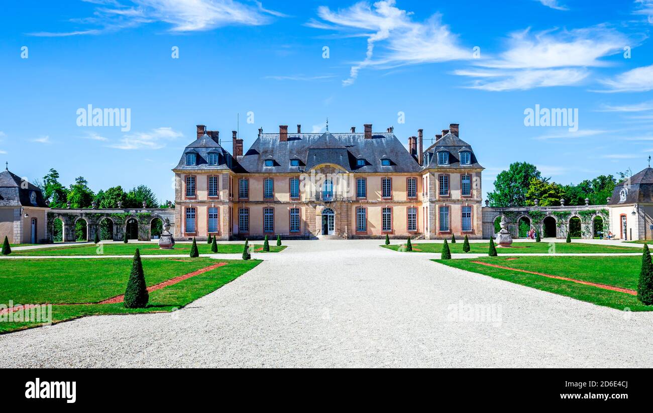 LA MOTTE TILLY, FRANCE, Août 07, 2016 : façades et jardins de la Motte Tilly château, 07 août 2016 à La Motte Tilly, Aube, France Banque D'Images