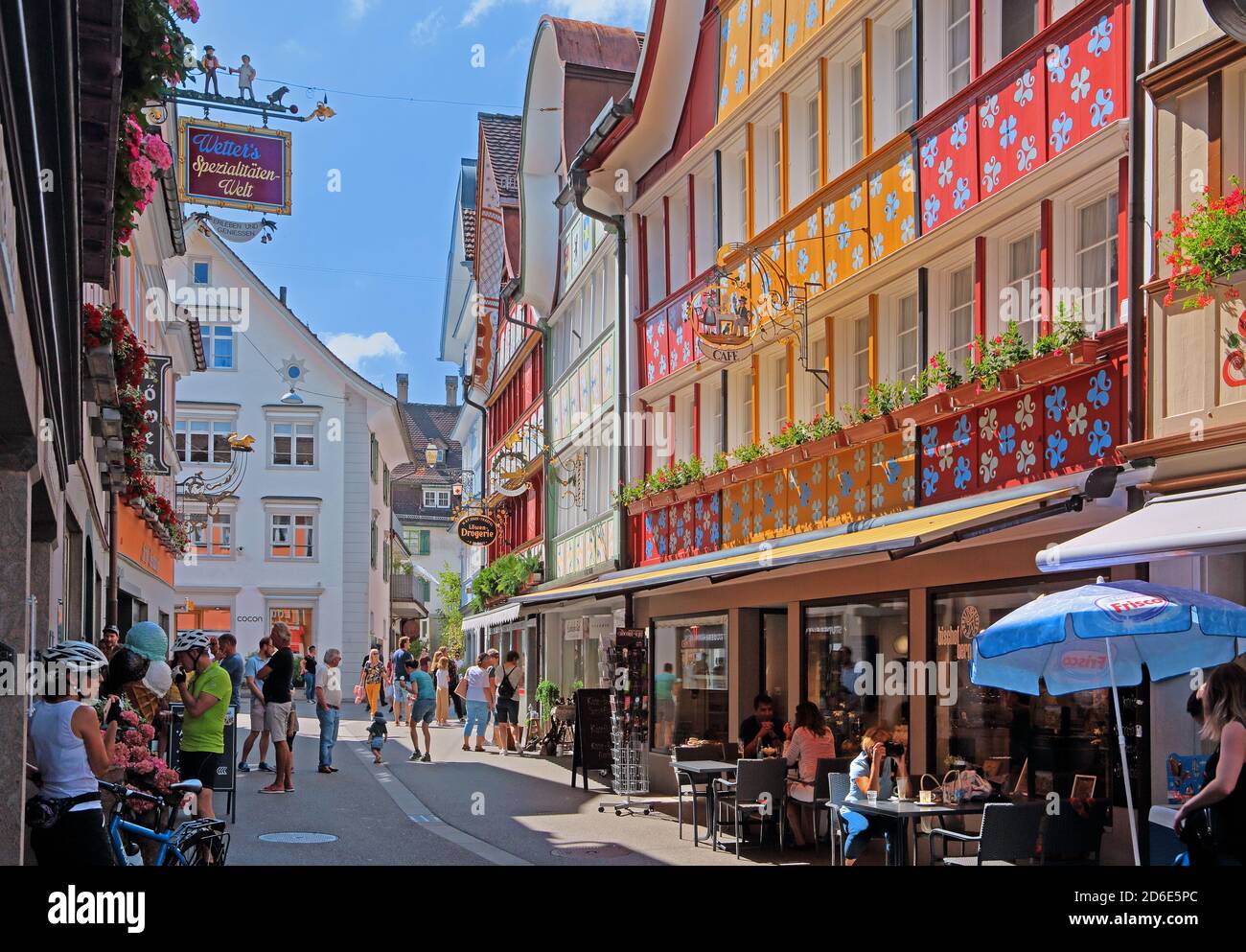 Maisons typiques aux couleurs vives sur Hauptgasse dans le centre, Appenzell, Appenzeller Land, canton d'Appenzell-Innerrhoden, Suisse Banque D'Images