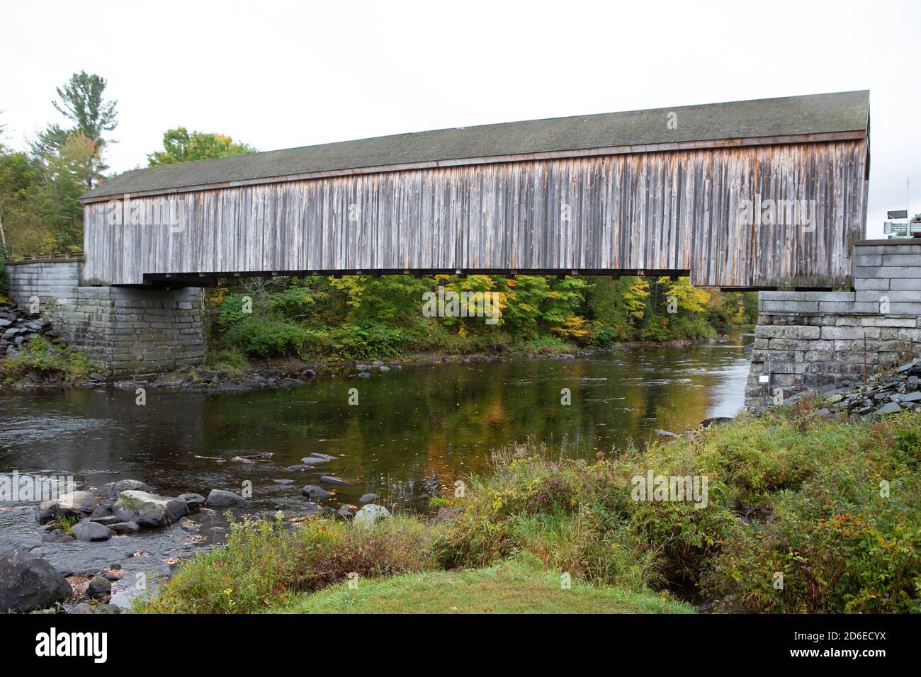 Pont couvert dans le Maine, États-Unis Banque D'Images
