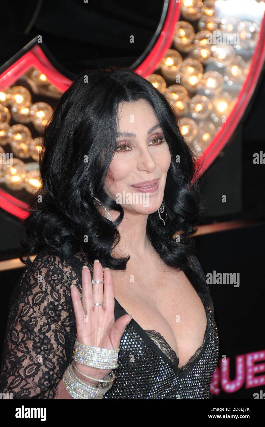 Cher arrive à LA première de 'Burlesque' au Grauman's Chinese Theatre, Hollywood Banque D'Images