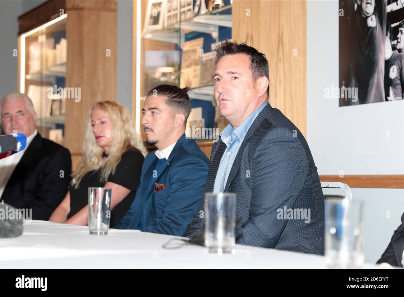 Robert Smethurst le nouveau propriétaire de Macclesfield FC répond aux  questions à la conférence de presse d'aujourd'hui Photo Stock - Alamy