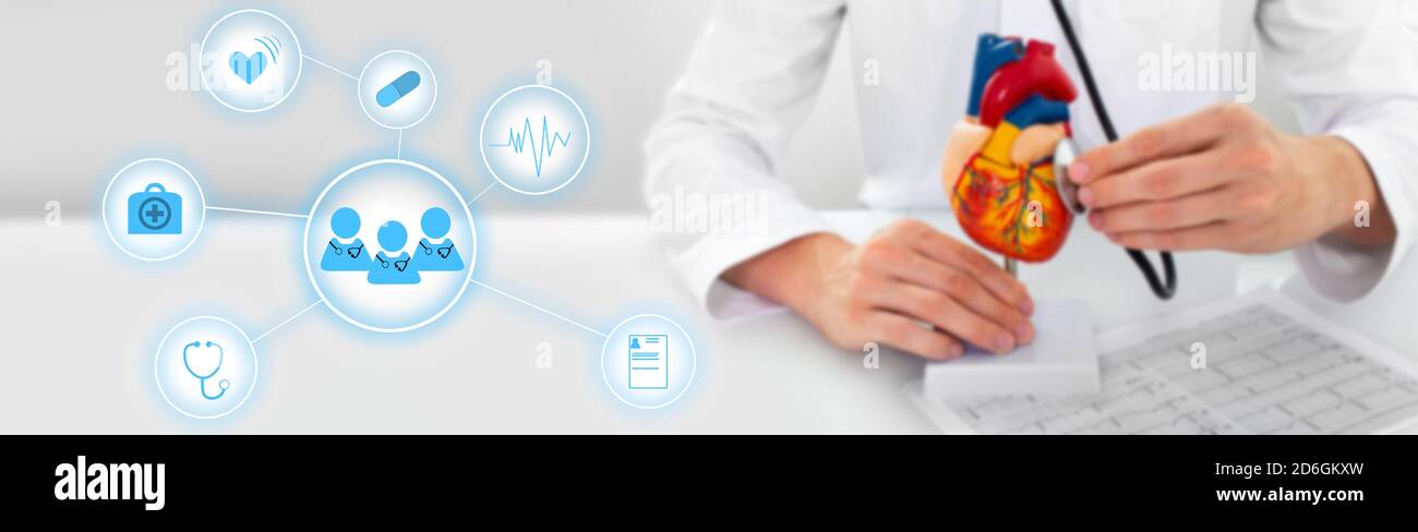 icônes médicales avec stéthoscope, cœur, pouls, carte médicale et équipe de médecins. En arrière-plan cardiologue avec un modèle cardiaque anatomique Banque D'Images