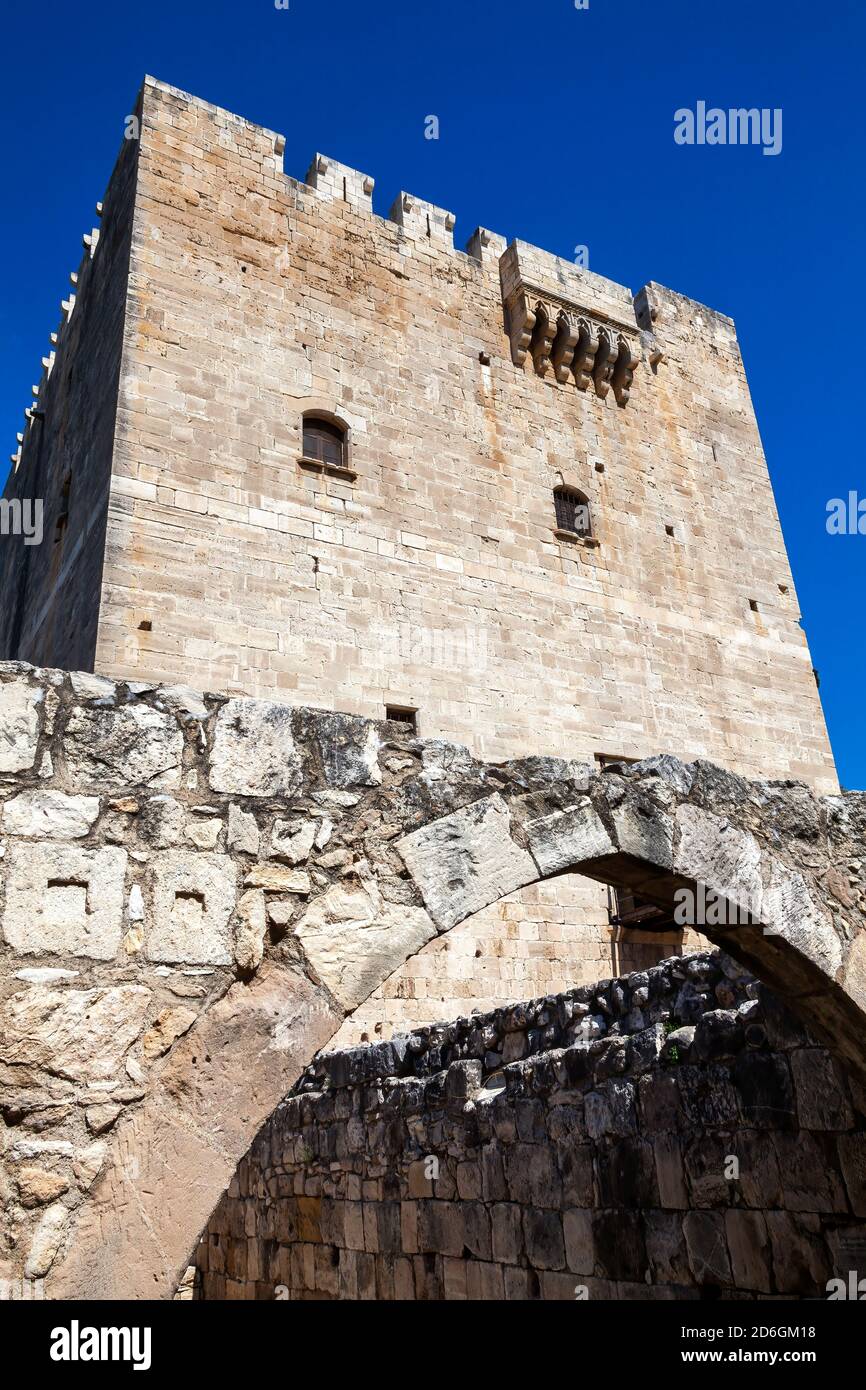 Le château de Kolossi près de Limassol à Chypre a été construit pour la première fois vers 1210 Qui était un fort fief des Croisés et est une destination de voyage populaire touris Banque D'Images