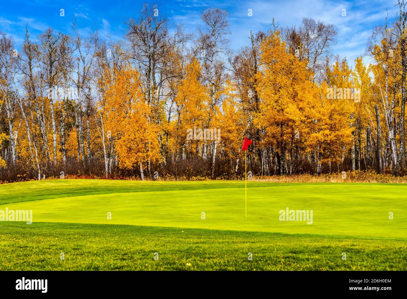 Le terrain de golf avec feuillage d'automne à Buffalo point, Manitoba, Canada. Banque D'Images