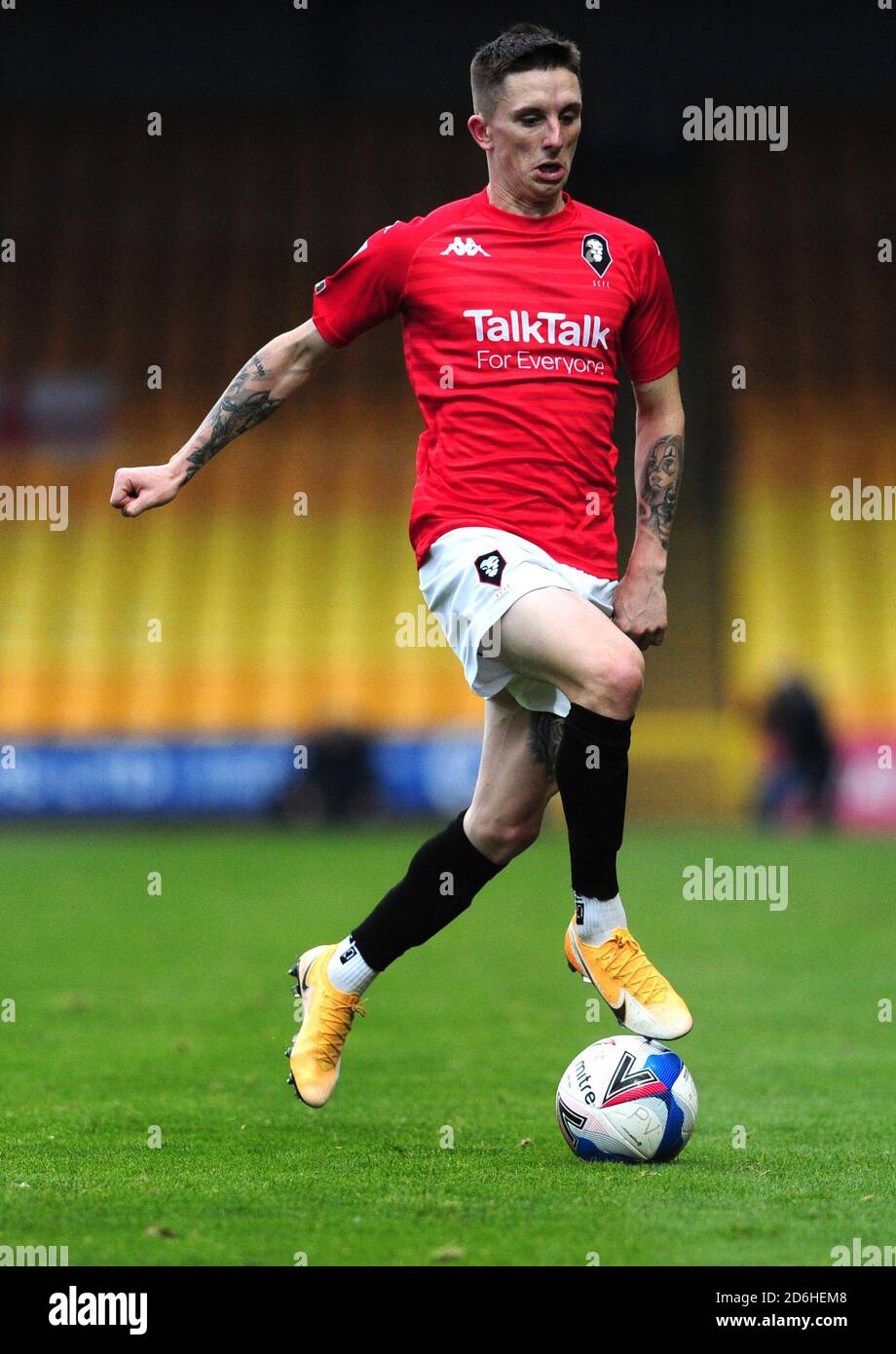 Ashley Hunter de Salford pendant le match de la Sky Bet League Two au parc Vale, Stoke-on-Trent. Banque D'Images