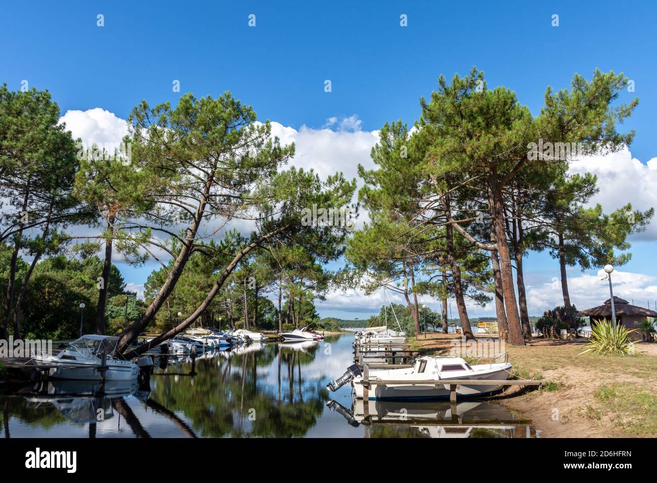 Le lac de Biscarrosse dans le département des Landes sur La côte atlantique  française Photo Stock - Alamy