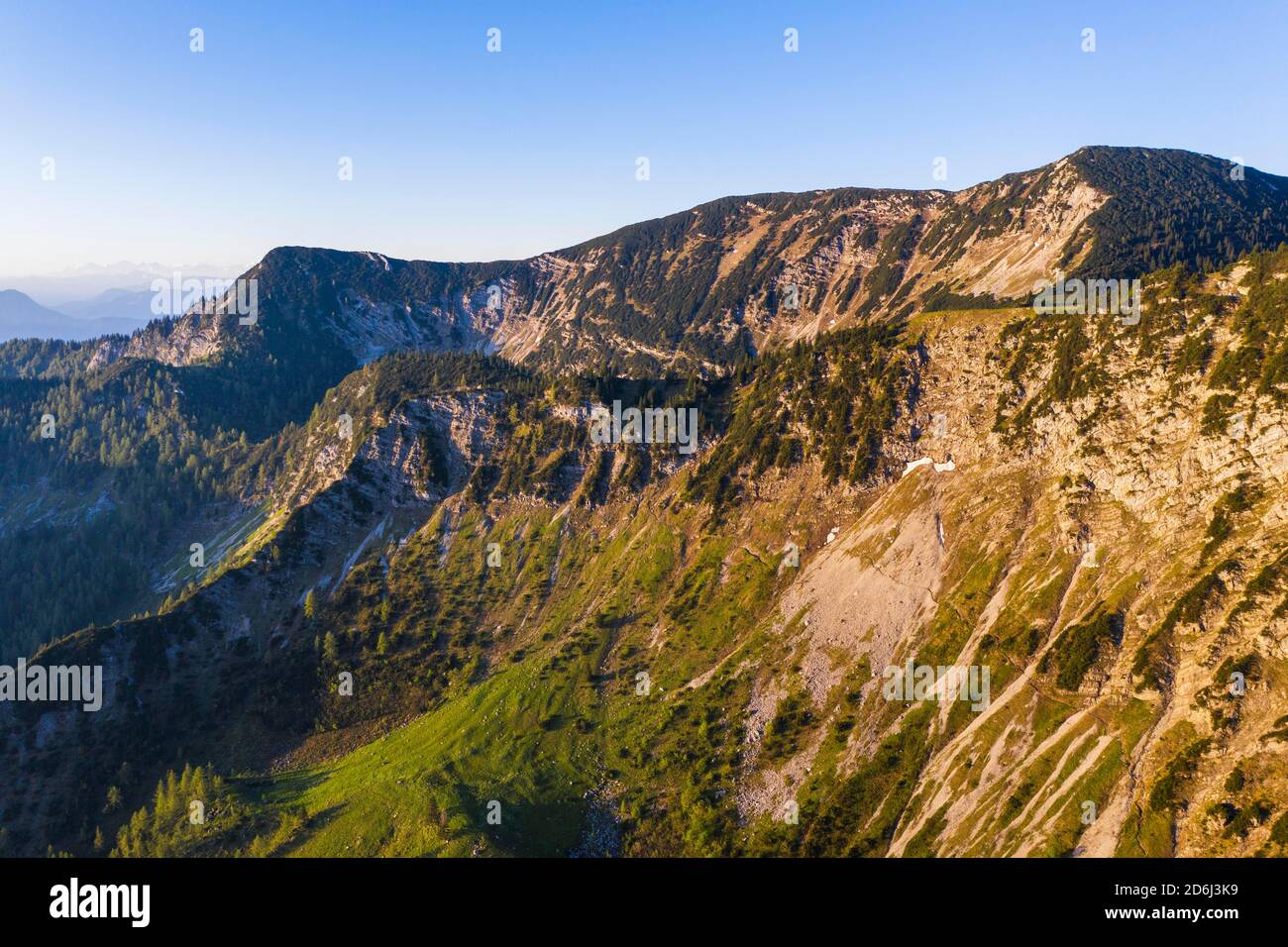 Montagnes Stellnerjoch et Grosser Tralors, à Sudelfeld, près de Bayrischzell, montagnes Mangfall, enregistrement de drones, haute-Bavière, Bavière, Allemagne Banque D'Images