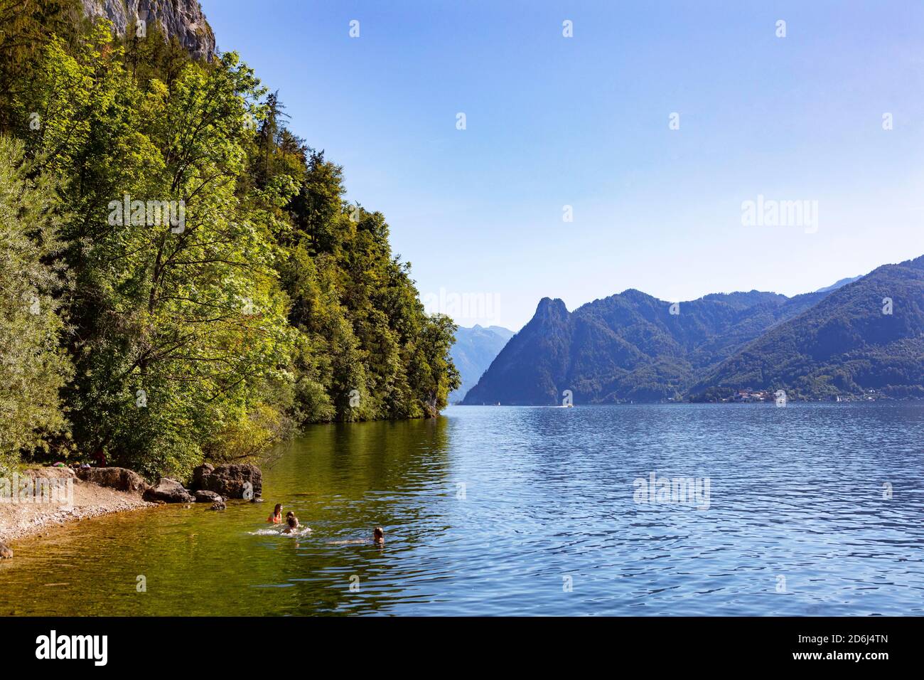 Plage de baignade au lac de Traun près de Gmunden, Salzkammergut, haute-Autriche, Autriche Banque D'Images