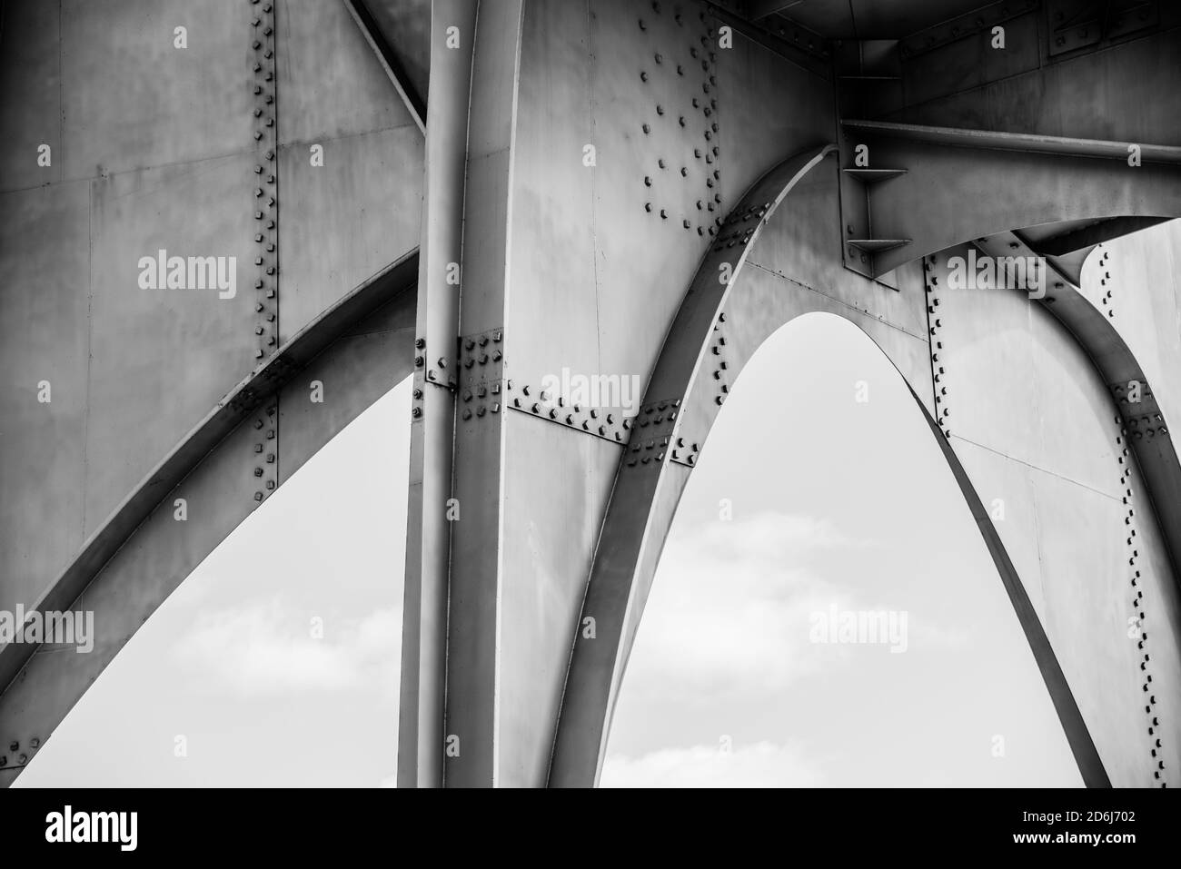 Montréal, Canada - octobre 10 2020 : perspective de trois disques Sculpture au parc Jean drapeau à Montréal Banque D'Images