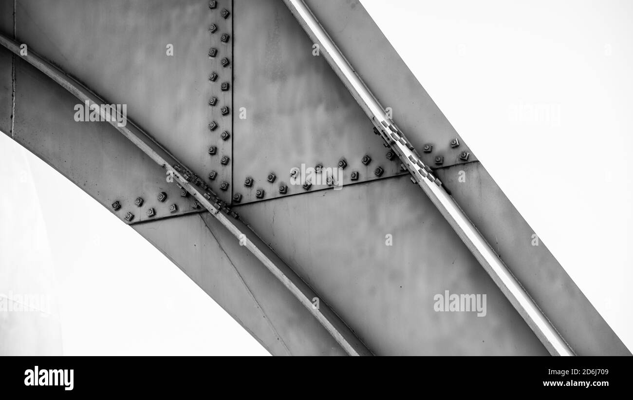 Montréal, Canada - octobre 10 2020 : perspective de trois disques Sculpture au parc Jean drapeau à Montréal Banque D'Images