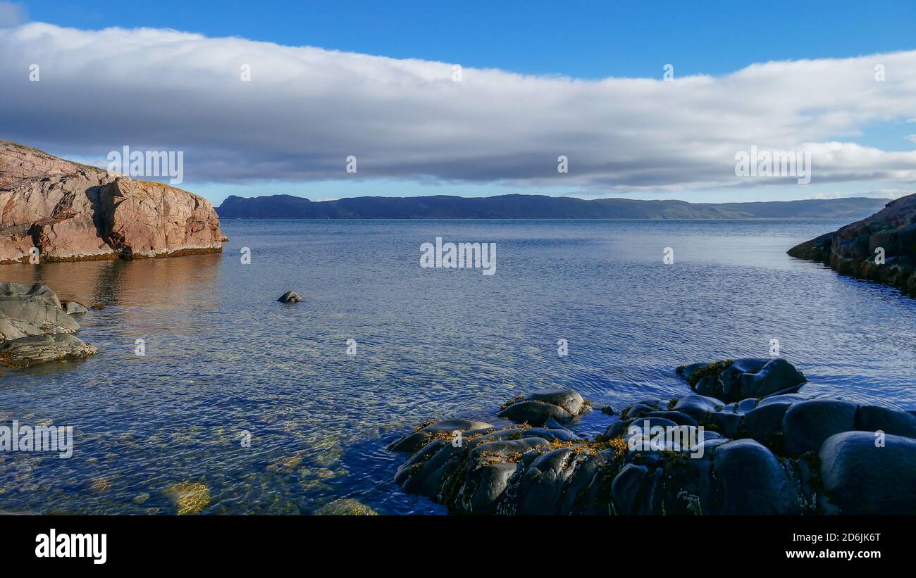 Mer de Barents et océan Arctique, le plus au nord de la Russie. Le village de Teriberka et le cimetière des navires, des paysages Banque D'Images