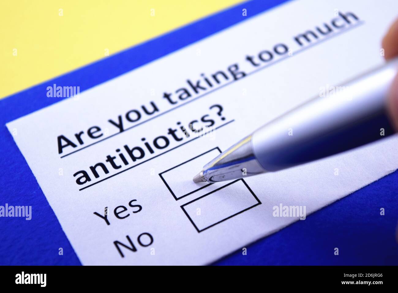 Prenez-vous trop d’antibiotiques ? Oui ou non ? Banque D'Images