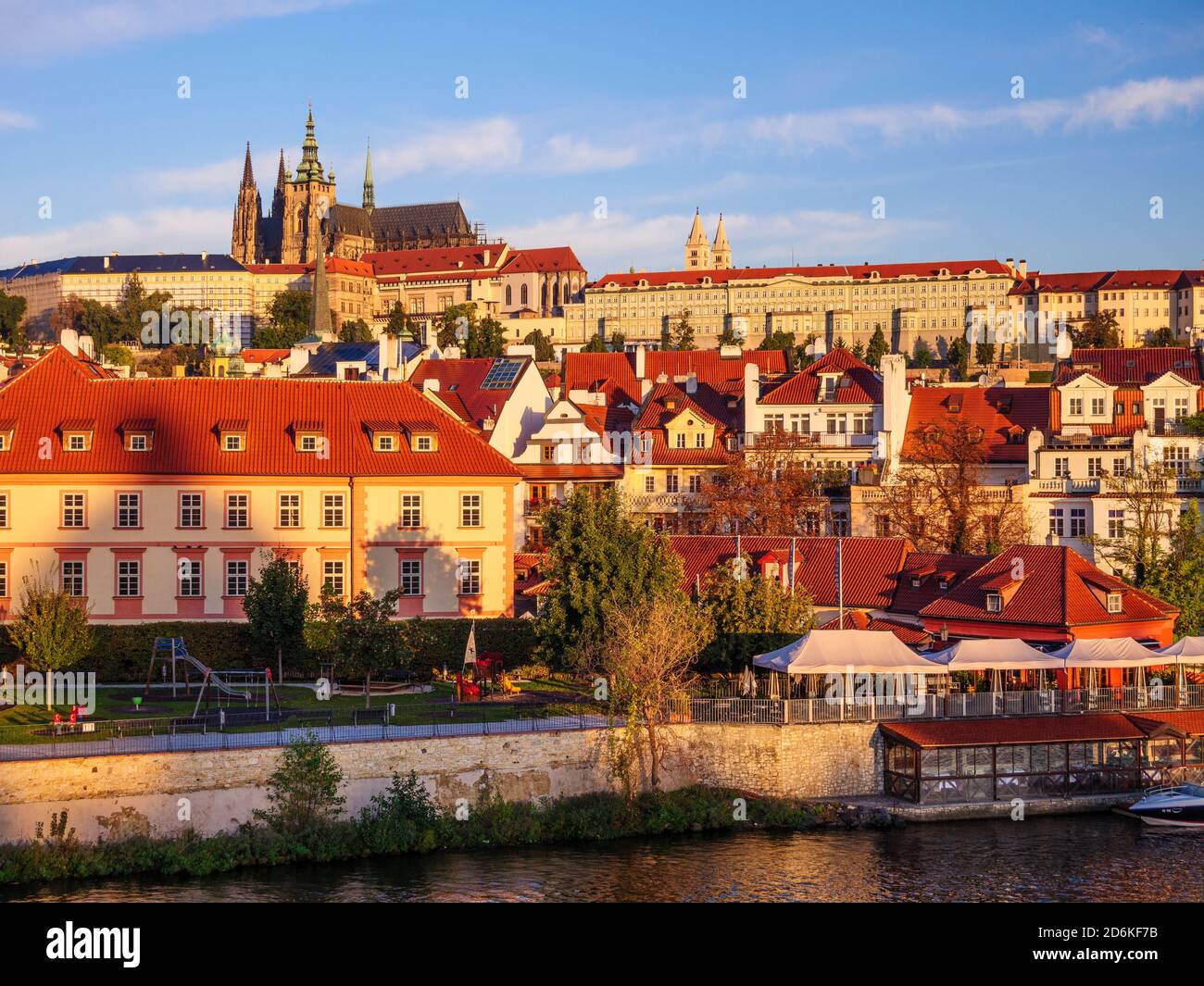 Matin d'automne dans la vieille ville de Prague Banque D'Images