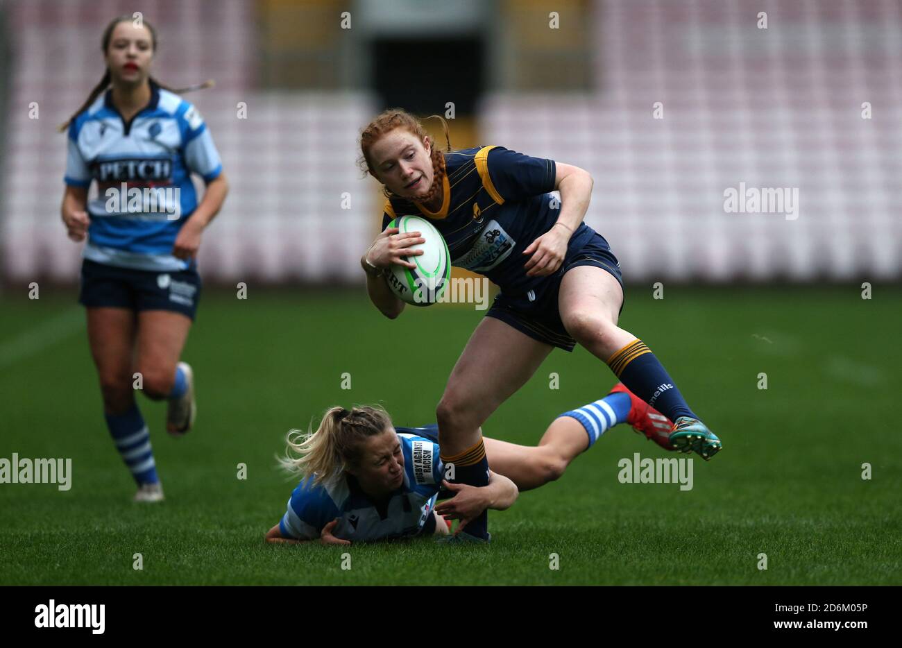 Cara Cookland des requins du parc Darlington Mowden et Zoe Heeley des femmes Worcester Warriors lors du match FÉMININ ALLIANZ PREMIER 15S entre Darlington Mowden Park Sharks et Worcester Warriors à la Northern Echo Arena, à Darlington, le samedi 17 octobre 2020. (Credit: Chris Booth | MI News) Credit: MI News & Sport /Alay Live News Banque D'Images