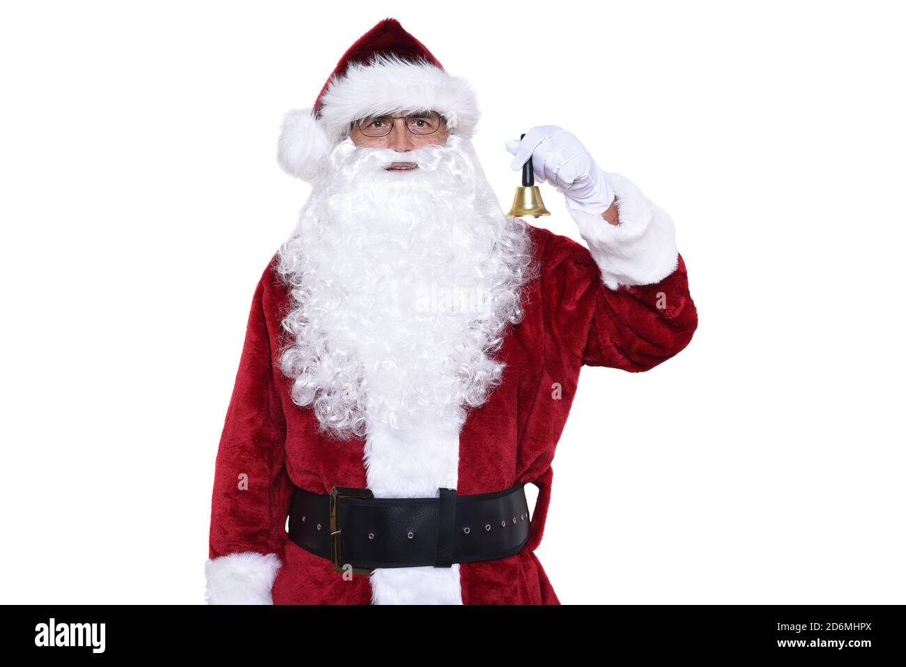 Homme âgé portant un costume traditionnel de Sant Claus tenant une cloche d'or qui sonne à Noël. Banque D'Images
