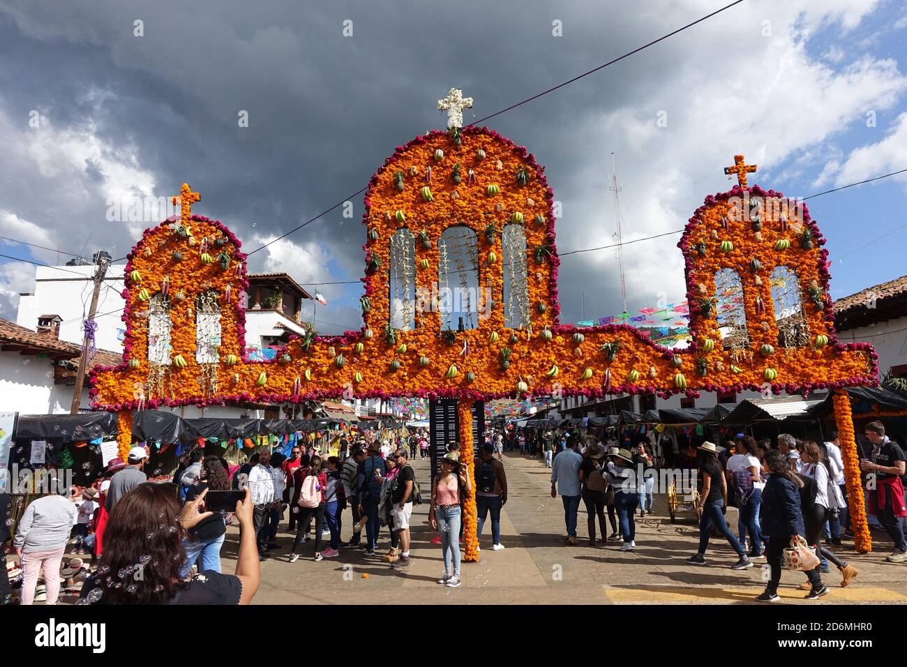 À Tzintzuntzan, au Mexique, le festival Day of the Dead attire chaque année de grandes foules. Banque D'Images