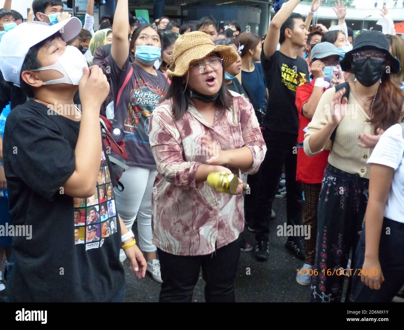 Le chef de la manifestation s'est exprimé lors d'une manifestation anti-gouvernementale par des jeunes à l'intersection de Pathumwan, Bangkok, Thaïlande, le 16 octobre 2202 Banque D'Images