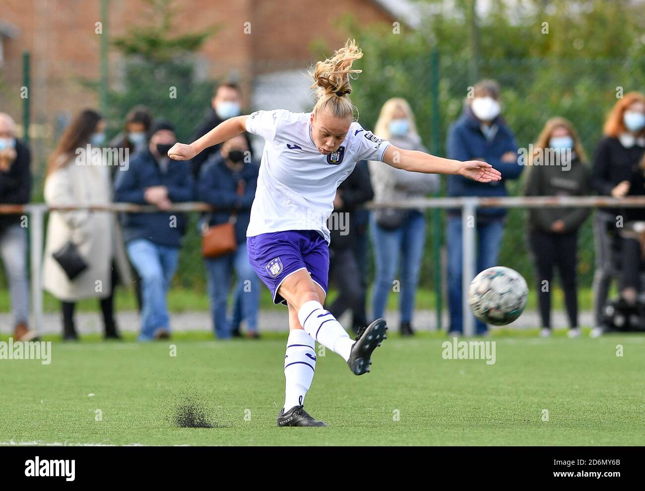 Sint Andries, Belgique. 18 octobre 2020. Sarah Wijnants (11 Anderlecht) photographiée lors d'un match de football féminin entre Club Brugge Dames YLA et RSC Anderlecht Ladies le cinquième jour de match de la saison 2020 - 2021 de la Super League belge Scooore Womens, dimanche 18 octobre 2020 à Bruges, Belgique . PHOTO SPORTPIX.BE | SPP | DAVID CATRY David Catry | Sportpix.be | SPP Credit: SPP Sport Press photo. /Alamy Live News Banque D'Images