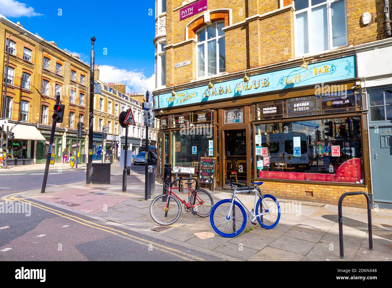 Extérieur du pub Casa Blue sur Brick Lane, est de Londres, Royaume-Uni Banque D'Images