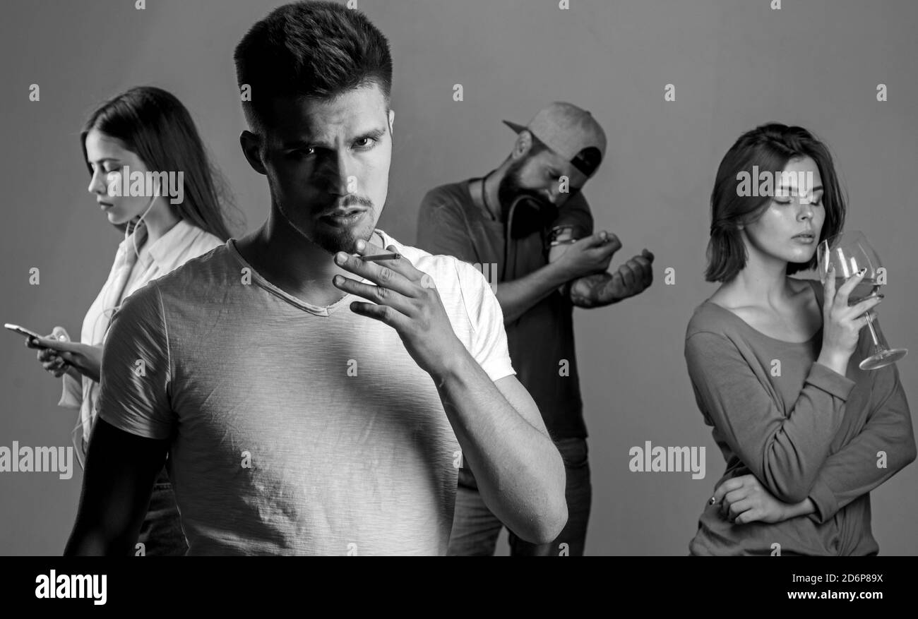 Groupe addictif comprenant des cigarettes d'alcool et des drogues. Cesser de fumer la dépendance. Concept de physiologie humaine. Les questions sociales les plus populaires. Utilisation de Banque D'Images