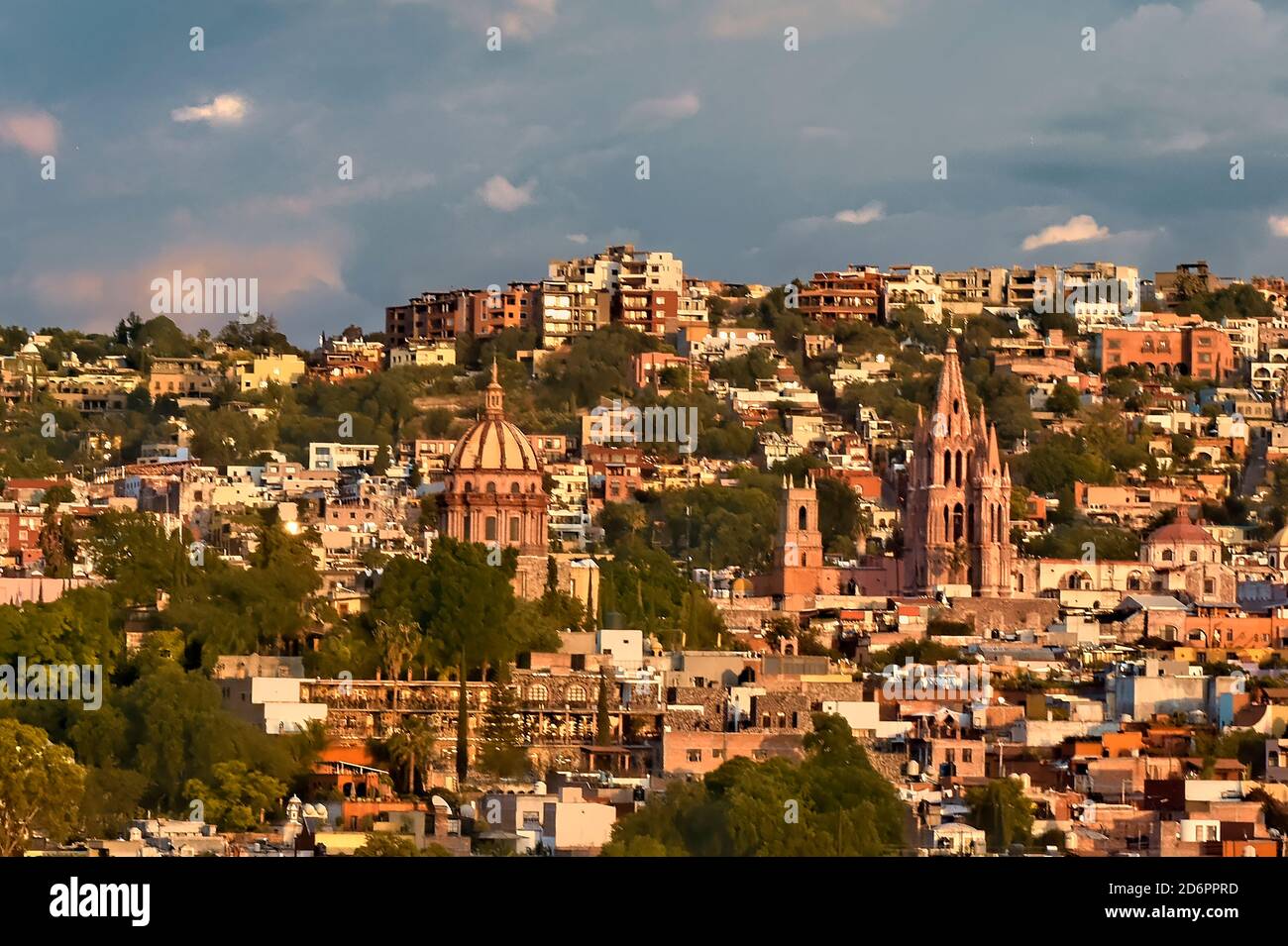 Lumière de l'après-midi sur la Parroquia et le centre historique de San Miguel de Allende coloniale, Guanajuato, Mexique Banque D'Images
