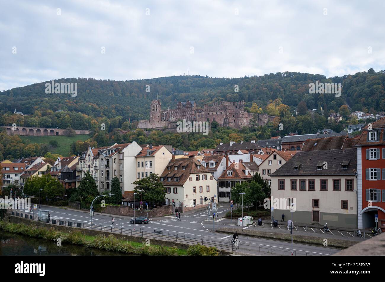 Reisen, Deutschland, Badenwürtemberg, Heidelberg, Alte Brücke, octobre 18. DAS Schloss à Heidelberg im Herbst. Von der Alten Brücke, die Banque D'Images
