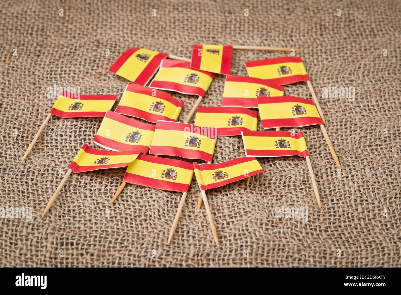 Le drapeau de l'Espagne, connu sous le nom de Rojigualda, a été adopté comme drapeau national en 1785 et a été le drapeau national depuis lors, sauf pour les années o Banque D'Images