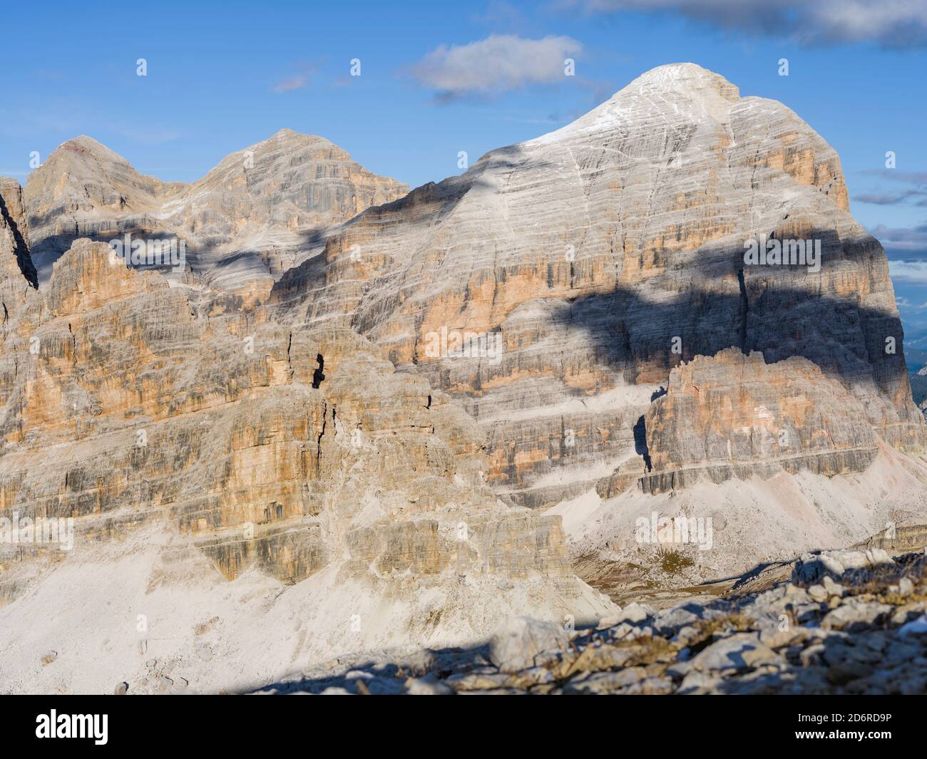 Les monts Fanes et les sommets du Tofane près du mont Lagazuoi dans les Dolomites. Les Dolomites sont classés au patrimoine mondial de l'UNESCO. europe, cen Banque D'Images