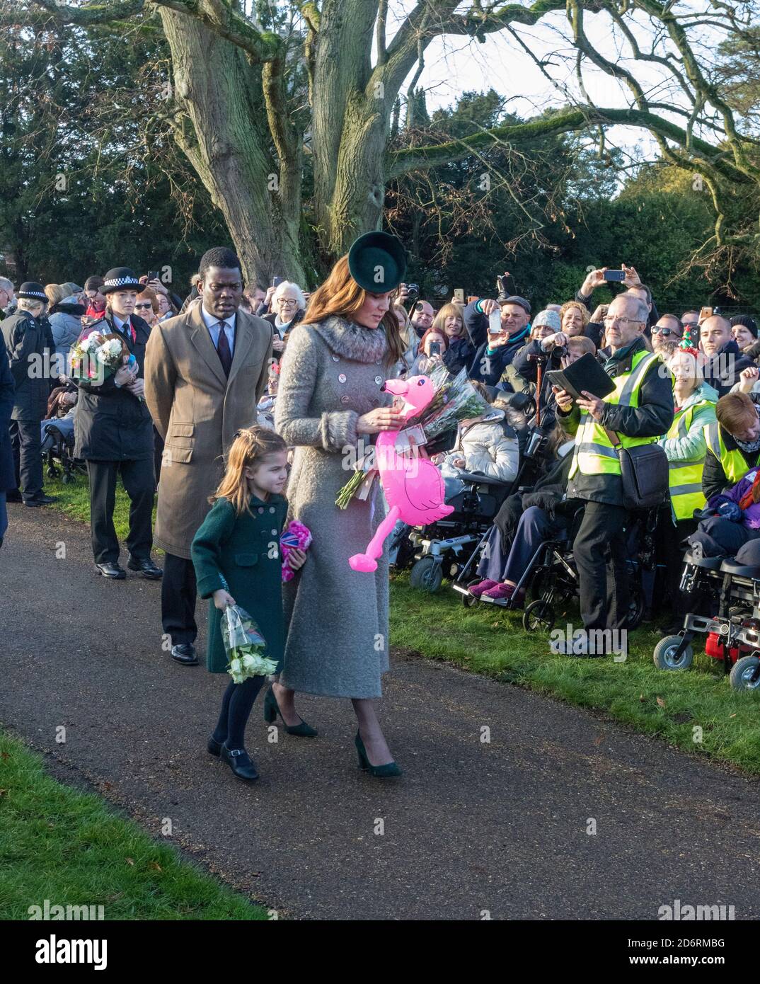 Catherine Duchesse de Cambridge avec la princesse Charlotte de Cambridge le jour de Noël après l'église sur le domaine royal de Sandringham à Norfolk, .K. Banque D'Images