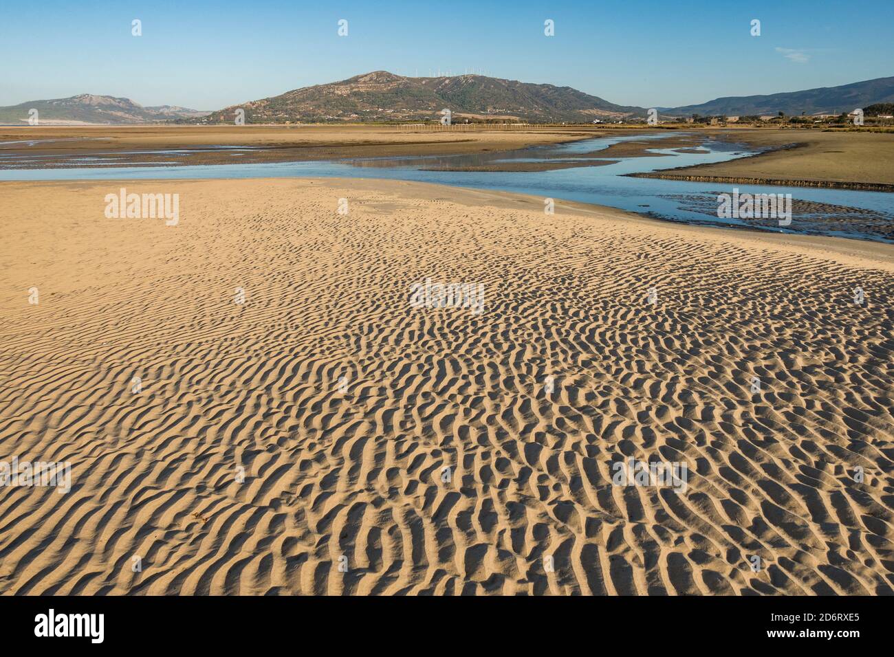 Playa de los lances, plage près de Tarifa avec la formation de lagons temporaires, Cadix, Costa de la Luz, Andalousie, Espagne. Banque D'Images