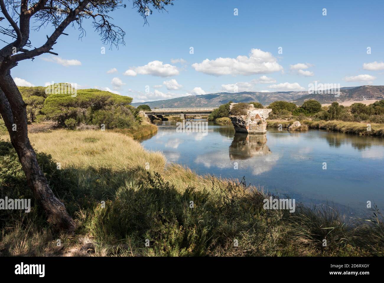La rivière Jara au parque Natural del estrecho, Playa de los Lances, Cadix, Costa de la Luz, Andalousie, Espagne. Banque D'Images