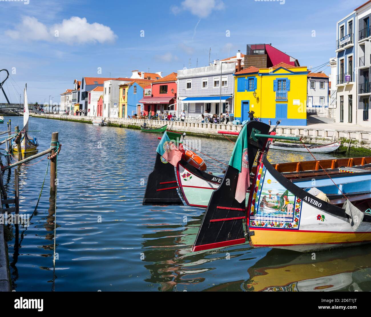 Bateaux Moliceiro traditionnels, Cais dos Botiroes. Aveiro , en raison des nombreux canaux Aveiro est appelée la venise du Portugal. Europe, Europe du Sud Banque D'Images