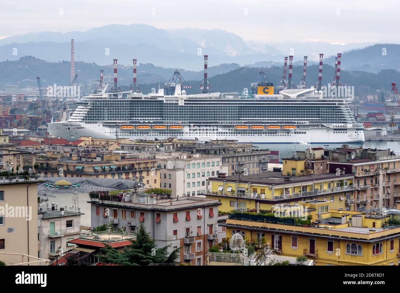 LA SPEZIA, ITALIE – 03 JANVIER 2020 : Costa Smeralda, navire amiral de la flotte Costa, dans le port de la Spezia Banque D'Images