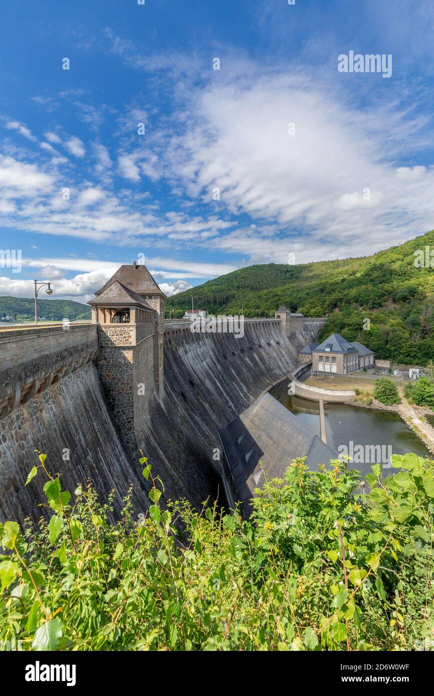 Le barrage d'Edersee, un barrage hydroélectrique sur la rivière Eder dans le nord de la Hesse, en Allemagne. Banque D'Images