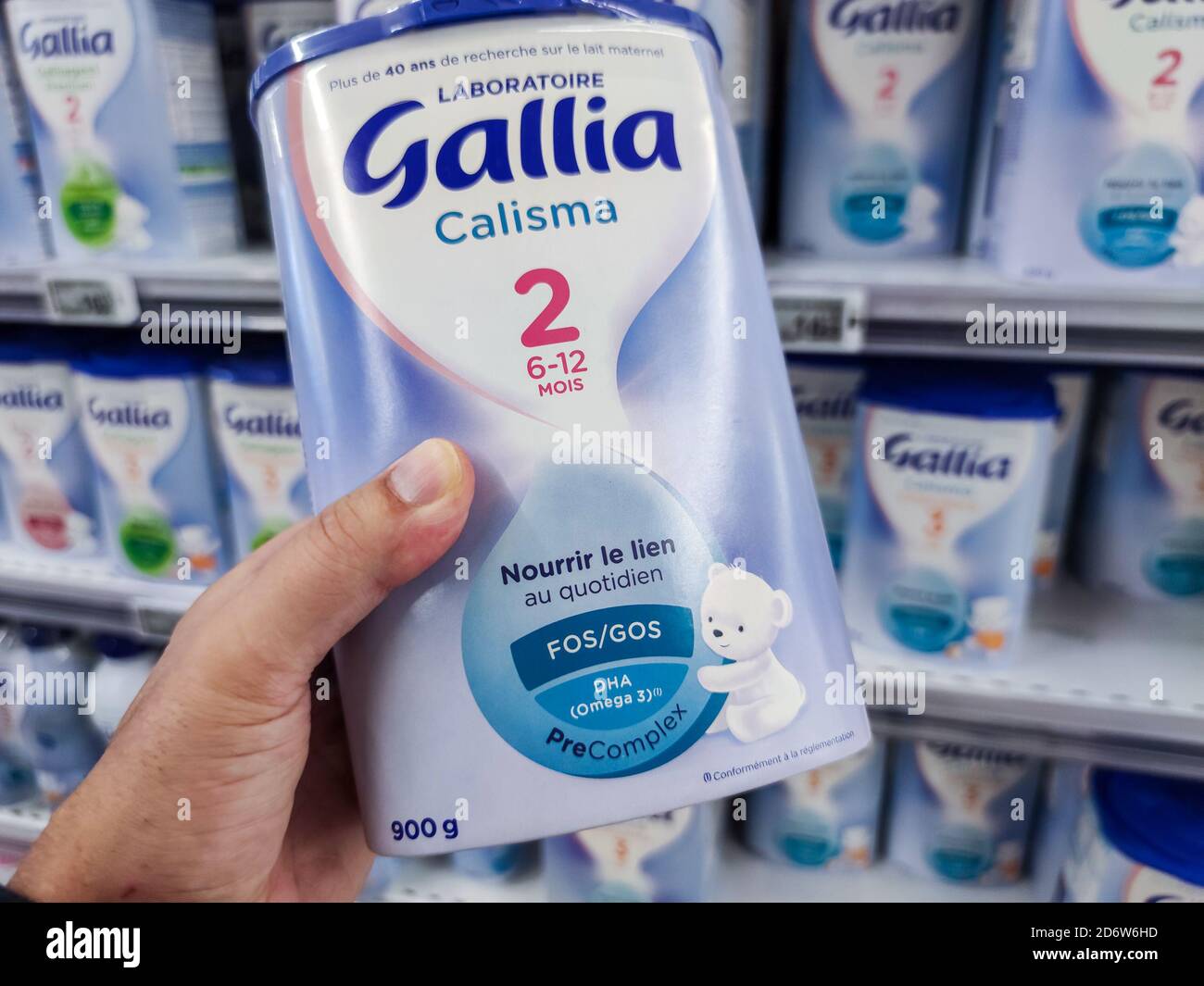 Puilboreau France 14 Octobre Un Consommateur Choisit Une Boite De Lait De Bebe De Marque Gallia Dans La Section Des Aliments Pour Bebes D Un Supermarche Photo Stock Alamy Puilboreau France 14 Octobre Un Consommateur Choisit Une Boite De Lait De Bebe De Marque Gallia Dans La Section Des Aliments Pour Bebes D Un Supermarche Photo Stock Alamy