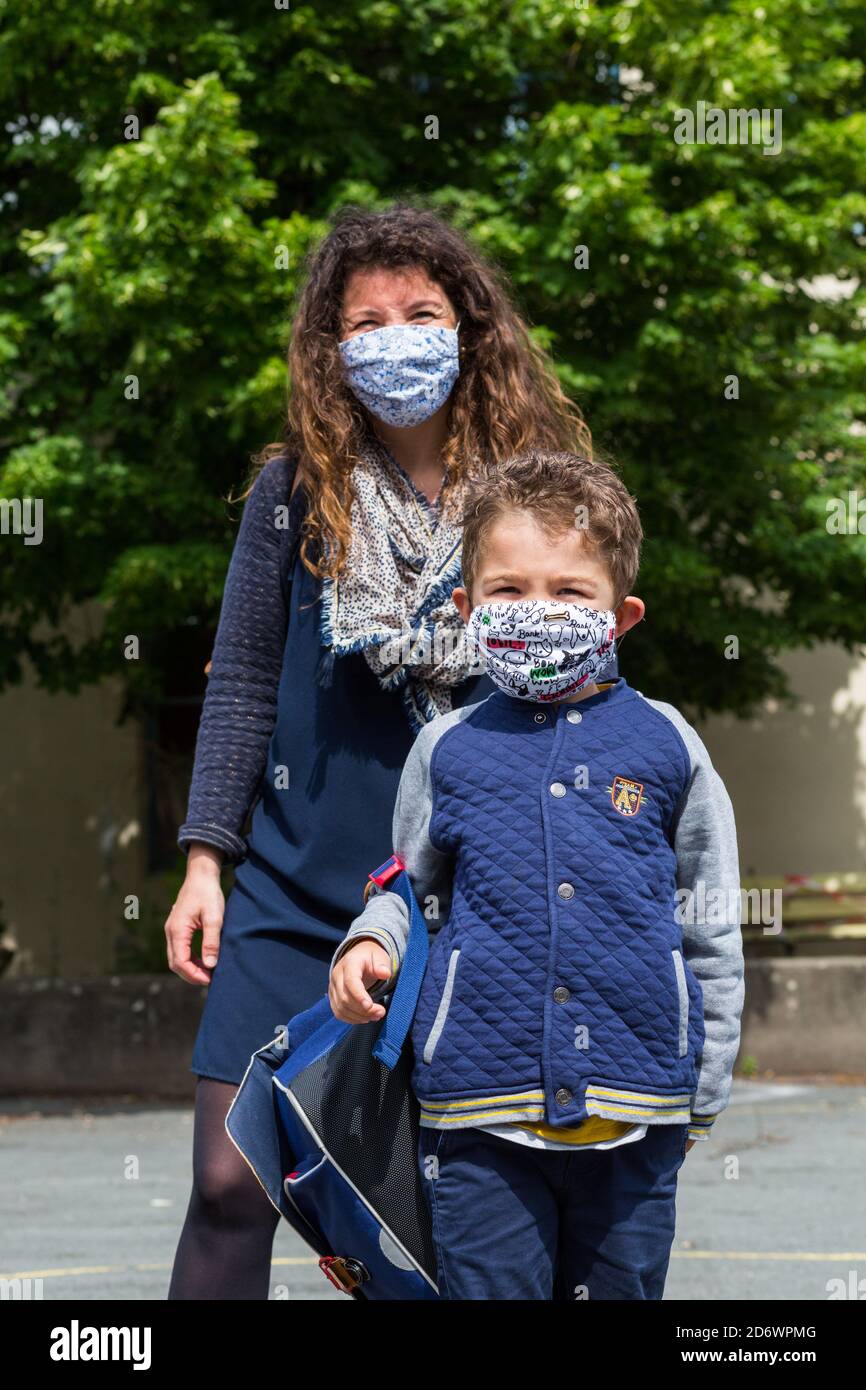 École après confinement pendant la pandémie Covid-19, Dordogne, France. Banque D'Images