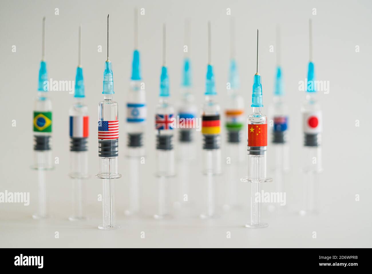 Image conceptuelle de la compétition entre Chaina et les Etats-Unis sur la production et la distribution d'un vaccin contre Covid 19. Banque D'Images
