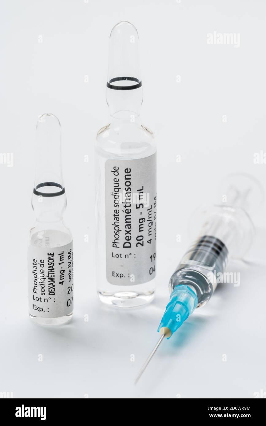 Ampoule de dexaméthasone, médicament recommandé par L'OMS pour le traitement des patients atteints de COVID-19 gravement malades. Banque D'Images