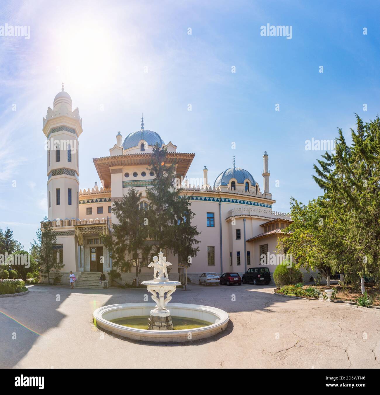 Russie, Crimée, Feodosia 18 septembre 2020 - le territoire avec la fontaine de la Villa du marchand de la première Guild Joseph STAMBOLI, construit moi Banque D'Images