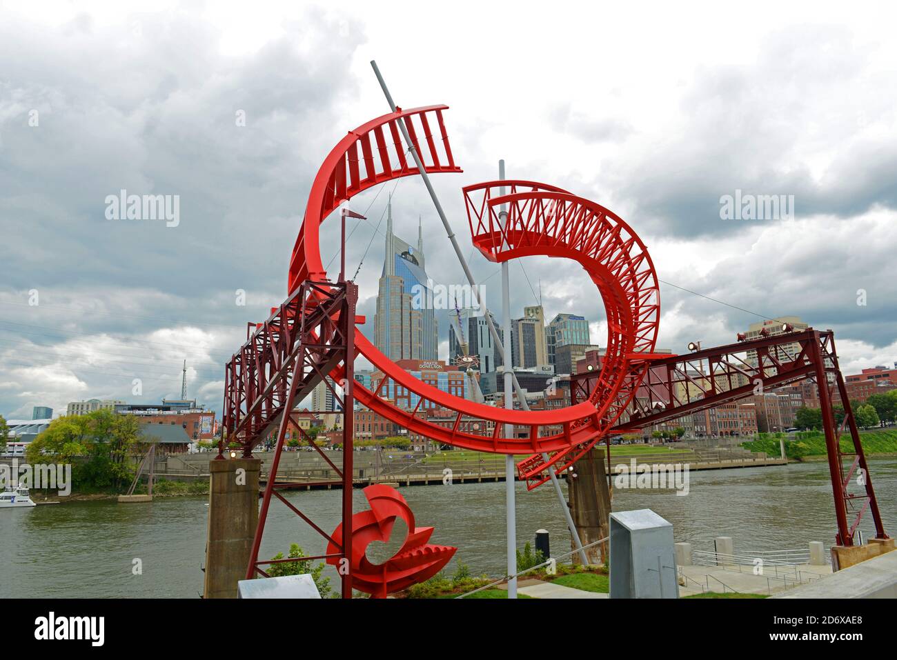 Ghost Ballet pour la rive est Machineworks sur la rive de la rivière Cumberland dans le centre-ville de Nashville, Tennessee, États-Unis. Banque D'Images