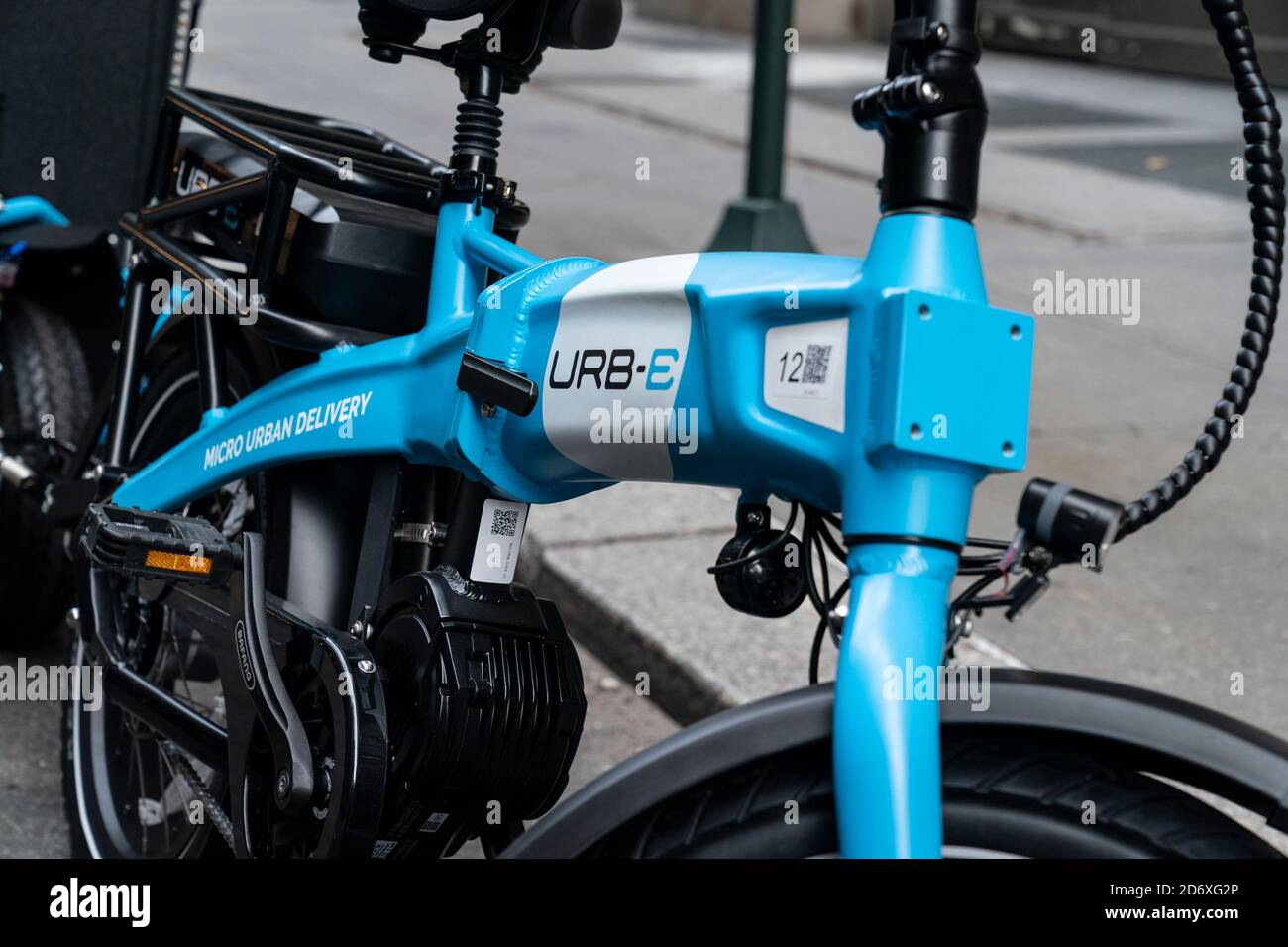 New York, États-Unis. 19 octobre 2020. Vue du vélo et de la remorque Urb-E  devant être utilisés par les employés d'Amazon pour la livraison à New York  le 19 octobre 2020. Afin