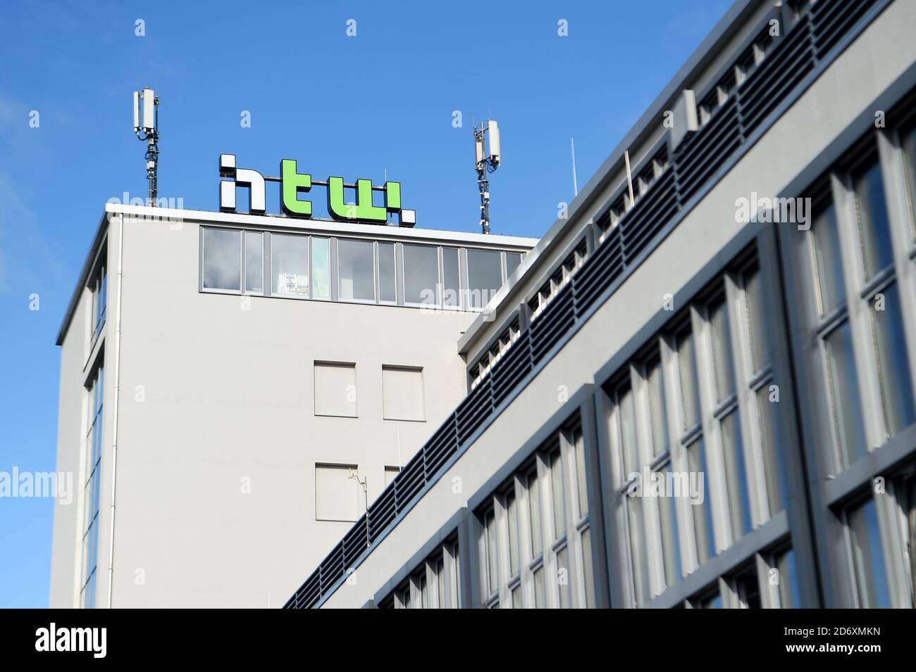 Berlin, Allemagne. 16 octobre 2020. Sur un bâtiment de l'Université des Sciences appliquées (HTW) à Berlin Schöneweide, le logo de l'université est affiché. Credit: Kira Hofmann/dpa-Zentralbild/ZB/dpa/Alay Live News Banque D'Images