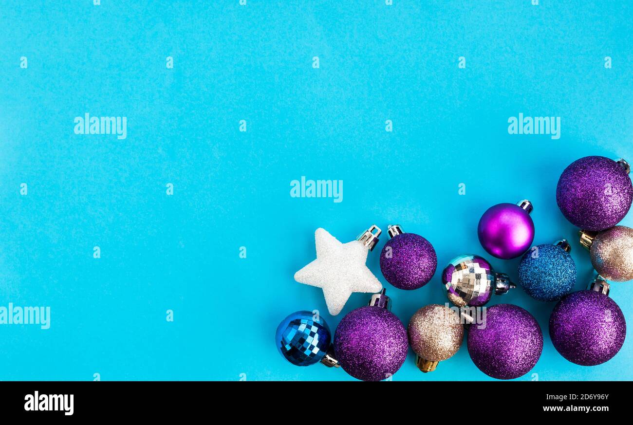 Boules de Noël colorées pour les vacances Banque D'Images
