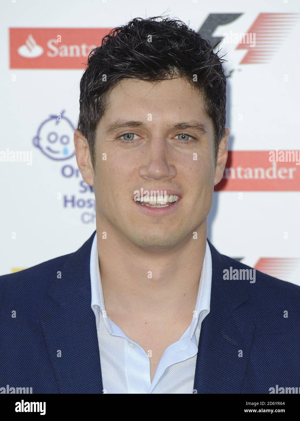 Vernon Kaye arrive à la fête de F1 en aide à l'hôpital Great Ormond Street, au Musée d'histoire naturelle de l'ouest de Londres. Banque D'Images