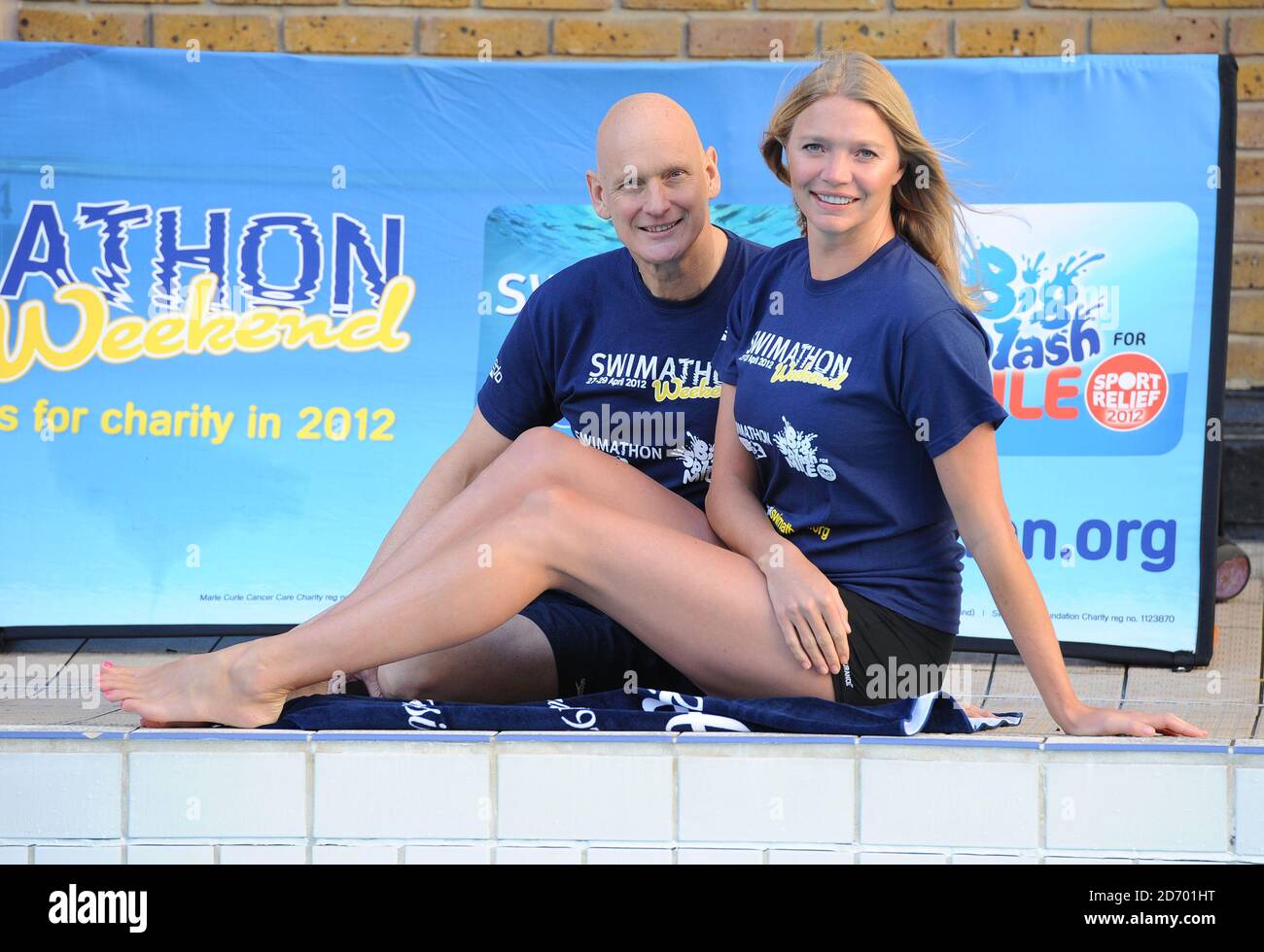 Jodie Kidd et Duncan Goodhew photographiés lors du lancement de la fin de semaine de collecte de fonds Swimathon 2012, qui aura lieu le 27-29 avril, au centre sportif Oasis, dans le centre de Londres. Banque D'Images