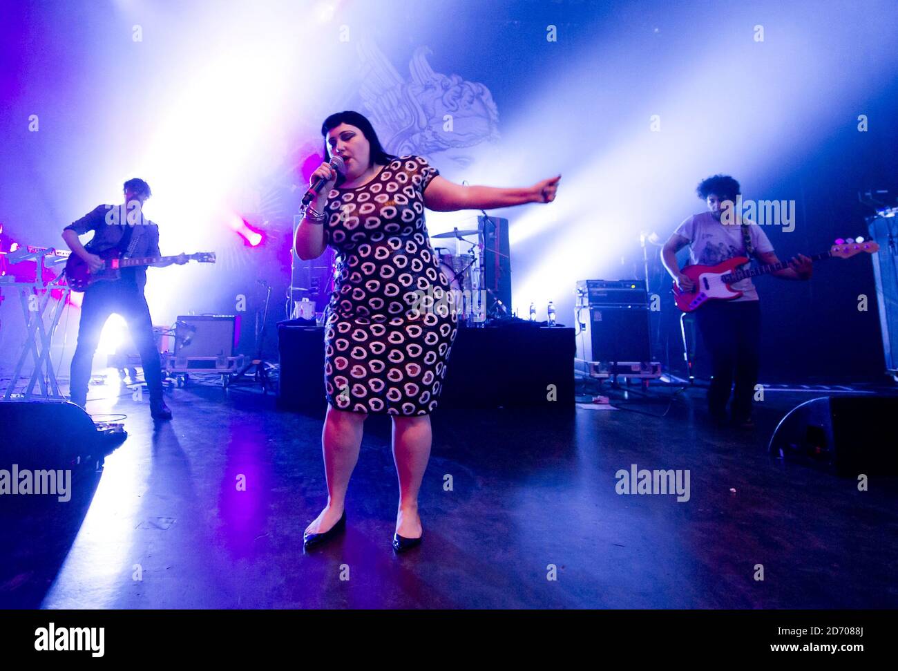 Beth Ditto des potins qui se sont performances à l'Empire Bush de Shepherd Dans l'ouest de Londres Banque D'Images