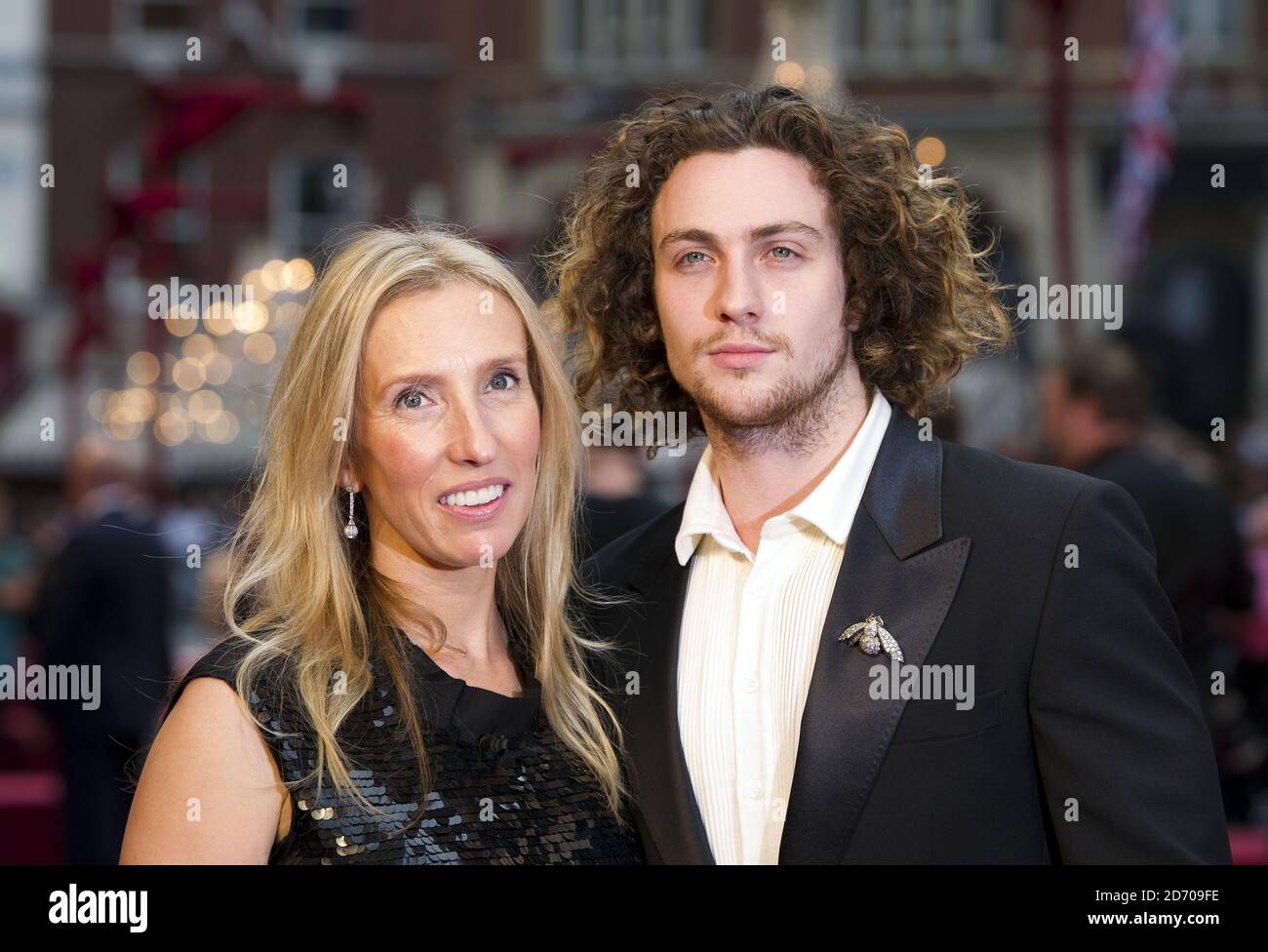 Sam Taylor-Wood et Aaron Taylor-Johnson participant à la première d'Anna Karenina, au cinéma Odeon de Leicester Square, Londres Banque D'Images
