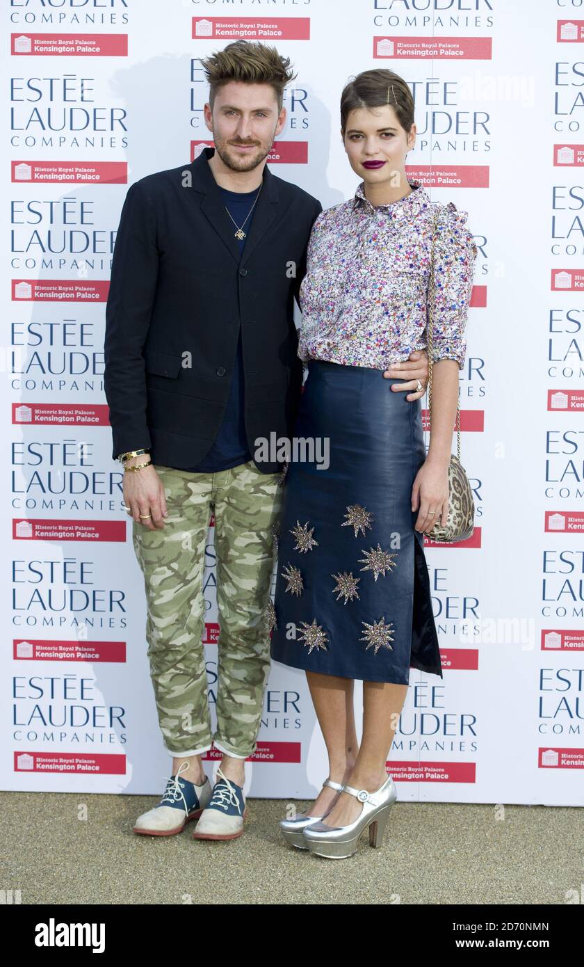 Henry Holland et Pixie Geldof assistant à la soirée d'ouverture de l'exposition sur les règles de mode, au Palais de Kensington à Londres. Banque D'Images