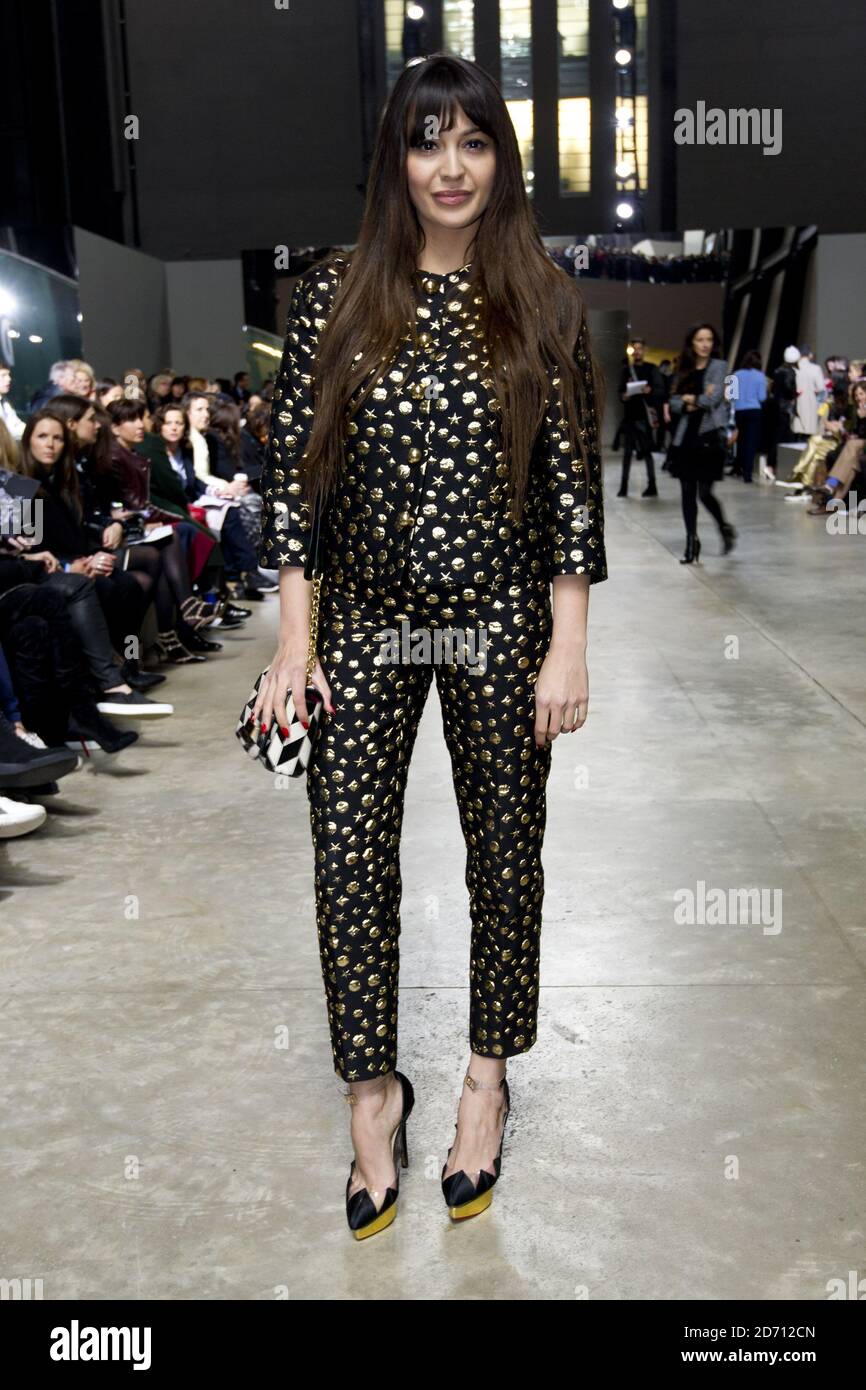 Zara Martin participe au défilé de mode Fashion East, qui s'est tenu au  Tate Modern dans le cadre de la semaine de la mode de Londres Photo Stock -  Alamy